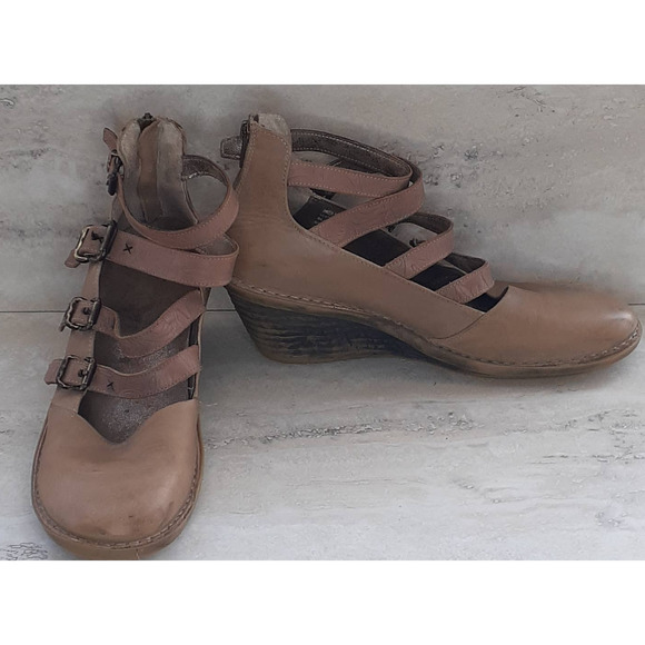 OTBT Biker Wedge Mary Jane Sandal Rounded Toe 100% Leather Size 11 Back Zipper - Picture 1 of 8